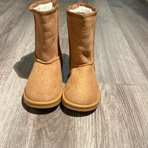 Fab Kids Size 2 Warm Cozy Kids Boot